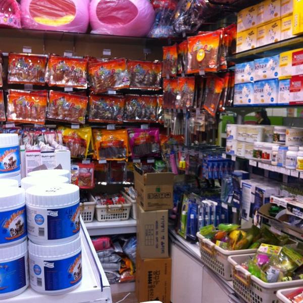 Photo taken at 홈플러스 (Home plus) by N.Kyung Cheol 싱. on 10/20/2012