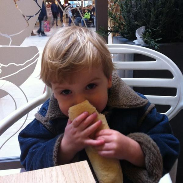 Photo taken at HEMA by Marco A. on 11/3/2012-荷兰北荷兰省霍夫多普圩区广场209 Photo taken at HEMA by Marco A. on 11/3/2012