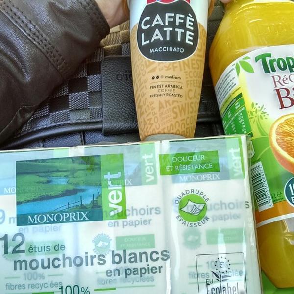 Photo taken at Monoprix by Julien N. on 6/7/2013-法国布洛涅比扬古C.C廊街 Photo taken at Monoprix by Julien N. on 6/7/2013