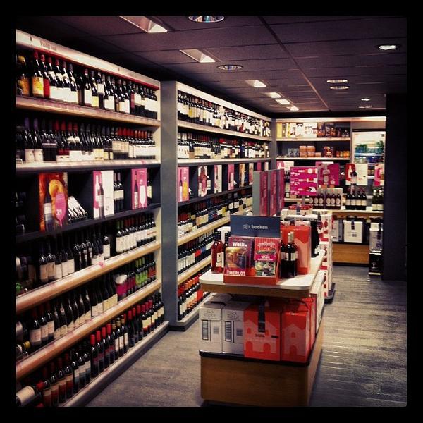 Photo taken at Gall & Gall by Christian L. on 5/11/2012