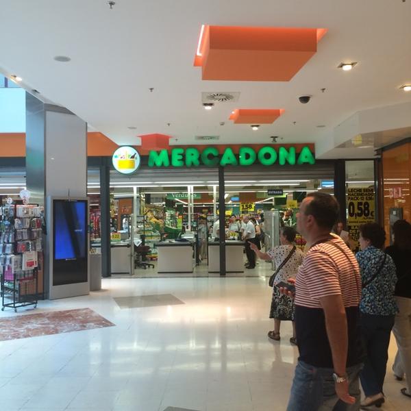 Photo taken at Mercadona by Leonardo Tiberius ⛵ on 6/13/2014