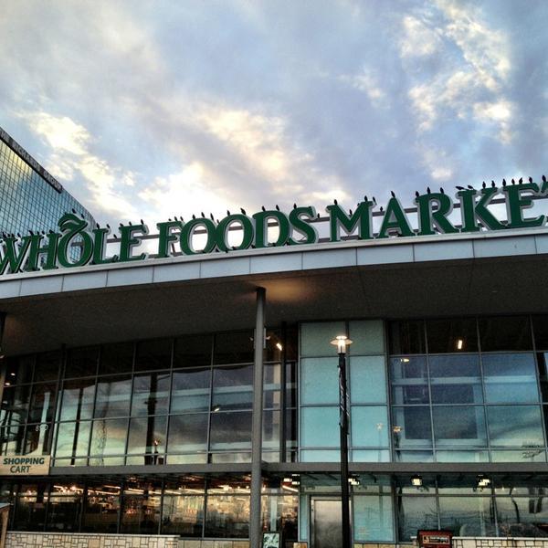 Photo taken at Whole Foods Market by amy f. on 2/9/2013-德克萨斯州达拉斯科技公园8190(在格林维尔大道) Photo taken at Whole Foods Market by amy f. on 2/9/2013