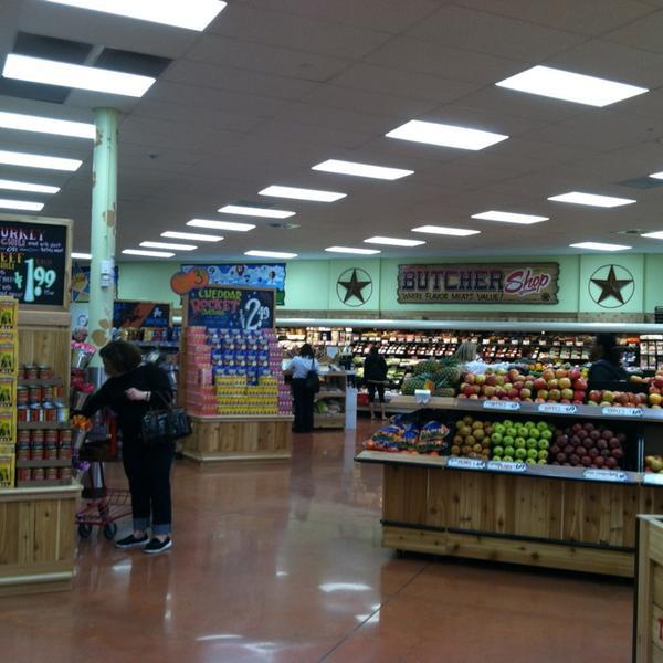 Photo taken at Trader Joe's by Andrew H. on 3/9/2013-美国得克萨斯州休斯敦沃斯路南1440 Photo taken at Trader Joe's by Andrew H. on 3/9/2013