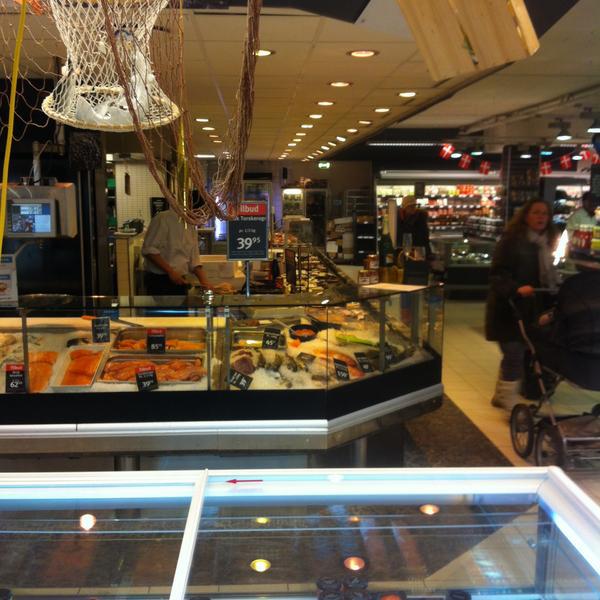 Photo taken at SuperBest by Steen T. on 2/1/2015