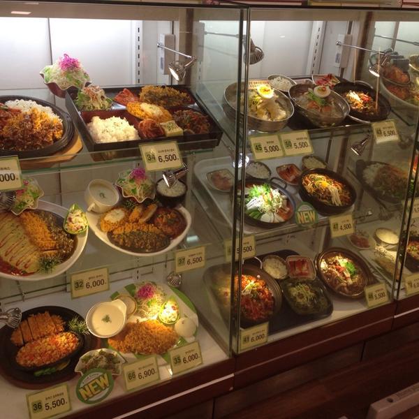 Photo taken at 홈플러스 (Home Plus) by Jinsu K. on 11/13/2013-釜山市海云台区海云台海边路140号(海云台店) Photo taken at 홈플러스 (Home Plus) by Jinsu K. on 11/13/2013