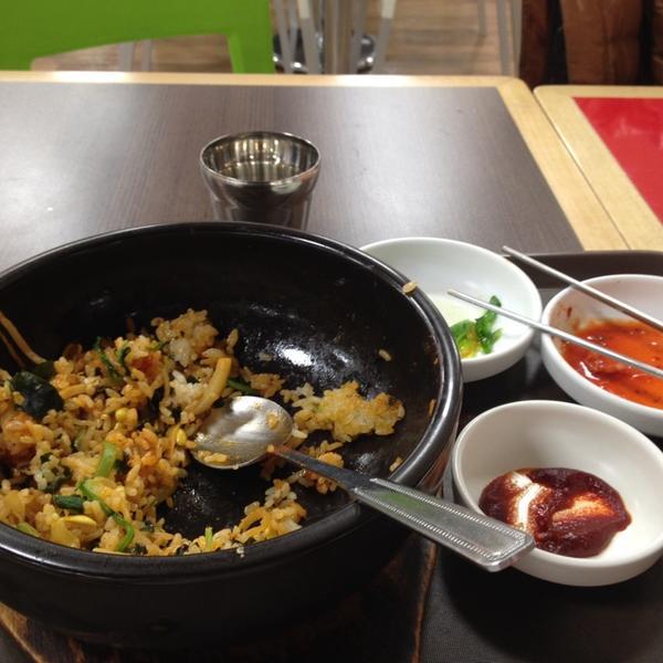 Photo taken at 홈플러스 (Home Plus) by Marina S. on 12/10/2013-釜山市海云台区海云台海边路140号(海云台店) Photo taken at 홈플러스 (Home Plus) by Marina S. on 12/10/2013