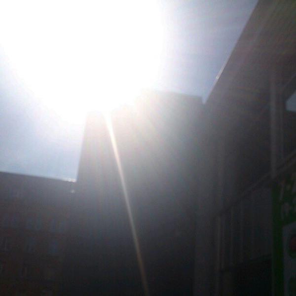 Photo taken at Kiwi by Jon A. on 4/28/2012