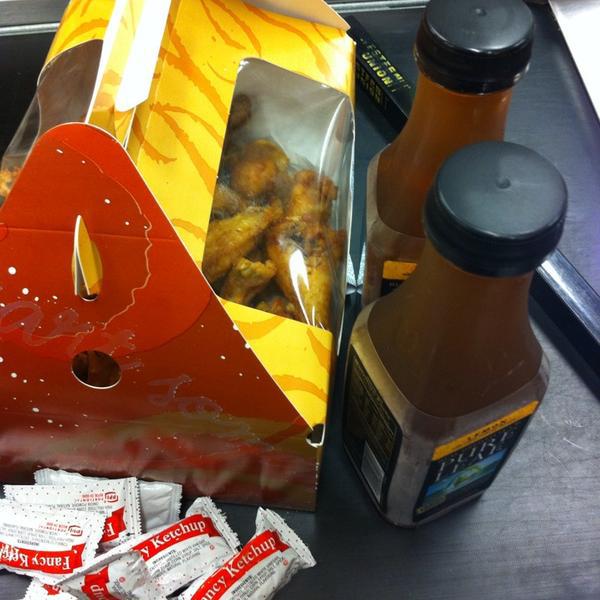 Photo taken at Publix by Dor L. B. on 10/1/2013