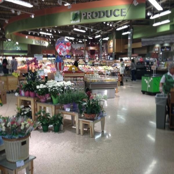 Photo taken at Publix by Jimmy S. on 5/25/2013