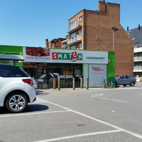 Photo taken at Smatch by Dennis D. on 6/8/2014