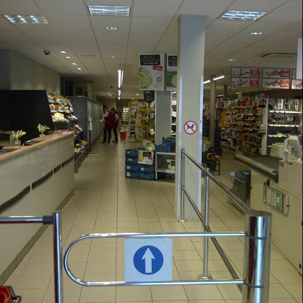 Photo taken at Proxy Delhaize by Marc M. on 4/29/2013