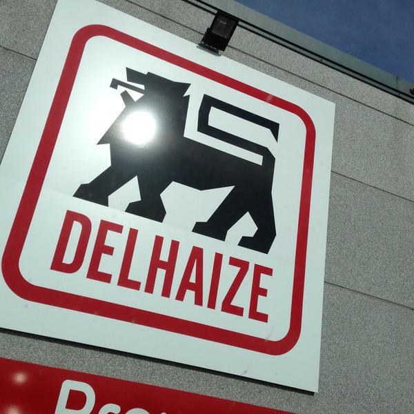 Photo taken at Proxy Delhaize by Mathieu L. on 4/16/2013