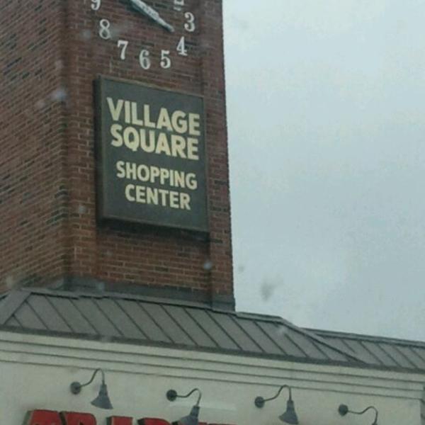 Photo taken at Trader Joe's by Erin B. on 3/31/2012-纽约拉奇蒙特波士顿邮报路1260号 Photo taken at Trader Joe's by Erin B. on 3/31/2012