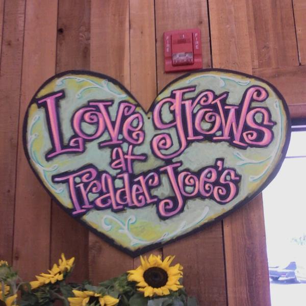 Photo taken at Trader Joe's by Dianne -伊利诺州拉格兰奇市奥格登大道拉格兰奇路北25号 Photo taken at Trader Joe's by Dianne