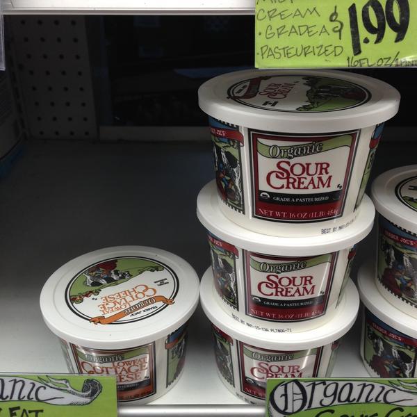 Photo taken at Trader Joe's by Jason B. on 4/10/2013-华盛顿 西雅图年安妮女王大道北1916(西浮雕街) Photo taken at Trader Joe's by Jason B. on 4/10/2013