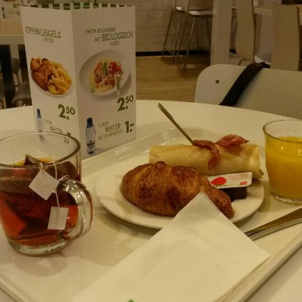 Photo taken at HEMA by Leen B. on 1/14/2015-荷兰南荷兰省鹿特丹市中心广场2号 Photo taken at HEMA by Leen B. on 1/14/2015