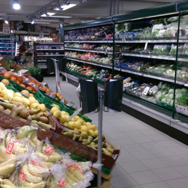 Photo taken at Meny by Egil J. on 5/24/2013