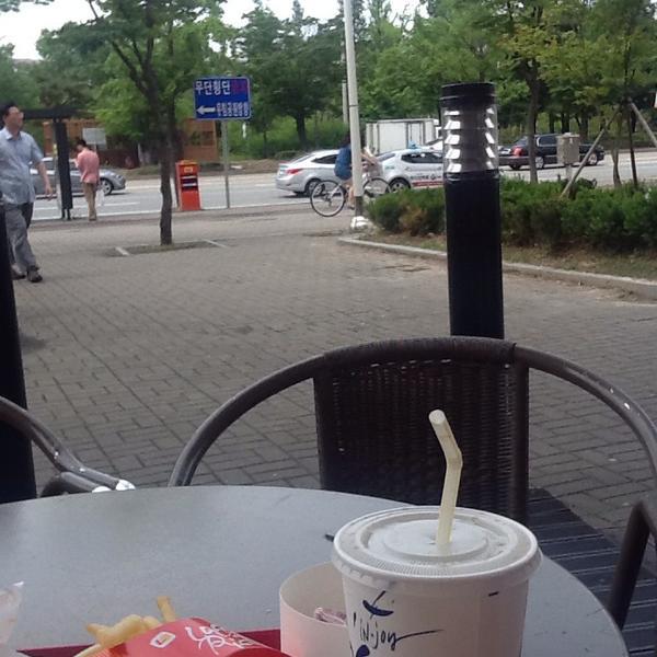 Photo taken at 홈플러스 (Home plus) by Huiyoung R. on 6/4/2014