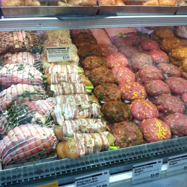 Photo taken at Whole Foods Market by Tommy I. on 3/19/2012-伊利诺 芝加哥阿什兰大道3300(西学院街) Photo taken at Whole Foods Market by Tommy I. on 3/19/2012