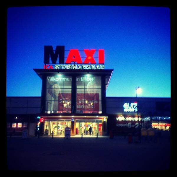 Photo taken at ICA Maxi Hälla by Henri on 5/5/2013