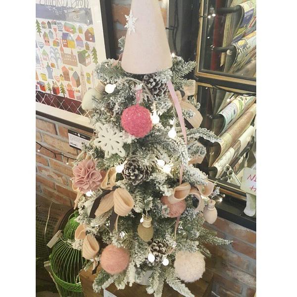 Photo taken at 롯데마트 (LOTTE Mart) by Juyeun C. on 12/5/2014