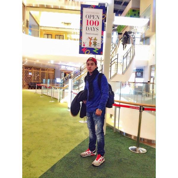 Photo taken at 롯데마트 (LOTTE Mart) by Raden A. on 2/21/2015