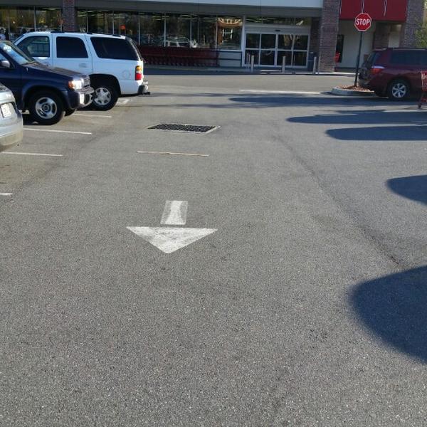 Photo taken at Trader Joe's by Nate on 12/27/2014-佛罗里达州塔拉赫西市托马斯维尔路3425号 Photo taken at Trader Joe's by Nate on 12/27/2014