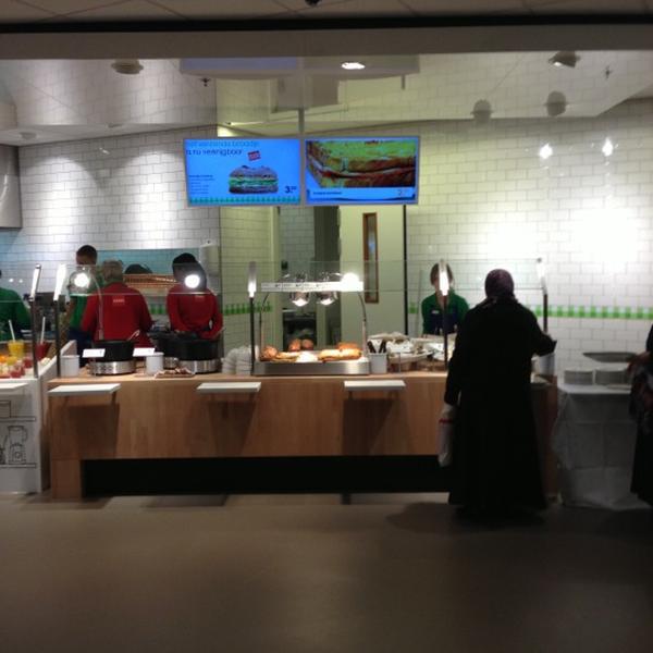 Photo taken at HEMA by Kit K. on 12/1/2012-荷兰南荷兰省鹿特丹市中心广场2号 Photo taken at HEMA by Kit K. on 12/1/2012