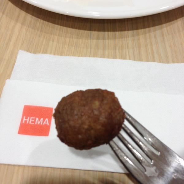 Photo taken at HEMA by Kit K. on 12/1/2012-荷兰南荷兰省鹿特丹市中心广场2号 Photo taken at HEMA by Kit K. on 12/1/2012