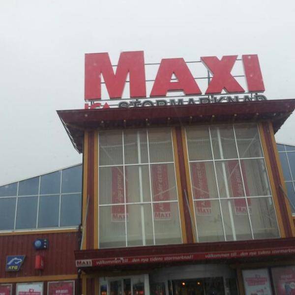 Photo taken at ICA Maxi by Ilhana D. on 3/18/2012