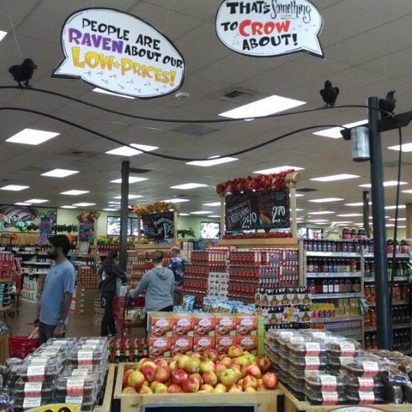 Photo taken at Trader Joe's by Daniel D. on 11/2/2013-美国加利福尼亚州圣荷西科尔曼大道635 Photo taken at Trader Joe's by Daniel D. on 11/2/2013