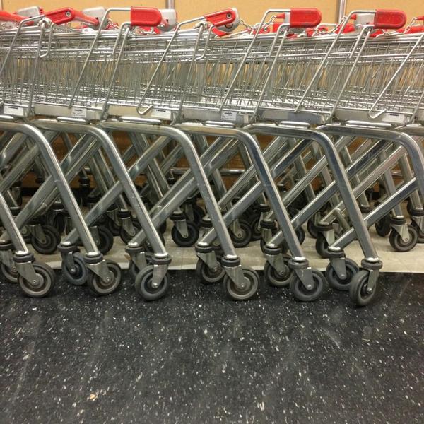 Photo taken at Coles by Fernando d. on 7/4/2013-澳大利亚维多利亚州巴拉克拉瓦卡姆登街54 Photo taken at Coles by Fernando d. on 7/4/2013