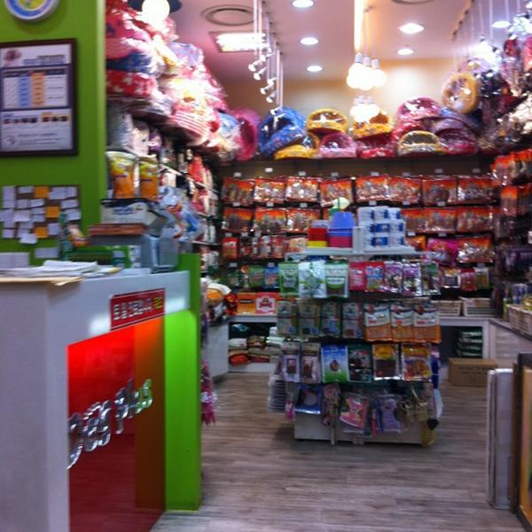 Photo taken at 홈플러스 (Home plus) by N.Kyung Cheol 싱. on 8/27/2012