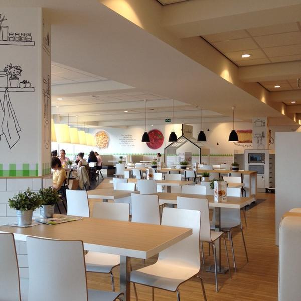 Photo taken at HEMA by Kelly A. on 8/12/2014