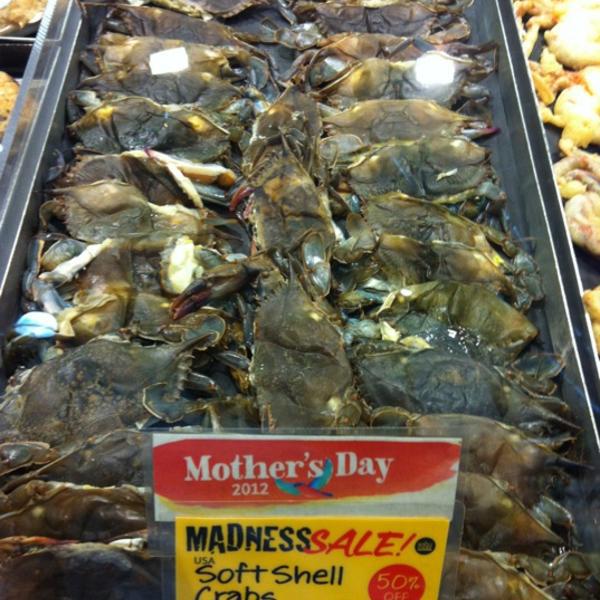 Photo taken at Whole Foods Market by Kristin B. on 5/12/2012-麻萨诸塞州韦尔斯利镇华盛顿路442号 Photo taken at Whole Foods Market by Kristin B. on 5/12/2012