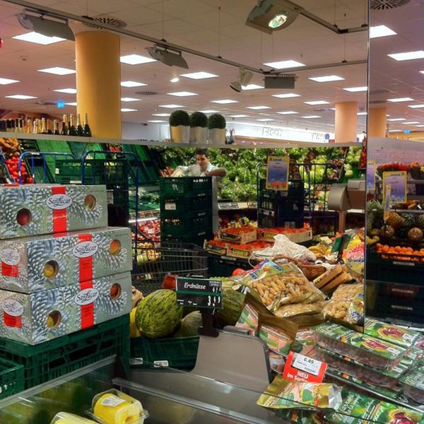 Photo taken at Edeka Aktiv Markt Baur by Georg Z. on 12/4/2012