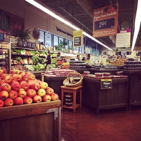 Photo taken at Whole Foods Market by Suzanne H. on 10/6/2013-美国田纳西州孟菲斯白杨大道5014(位于门登霍尔路) Photo taken at Whole Foods Market by Suzanne H. on 10/6/2013