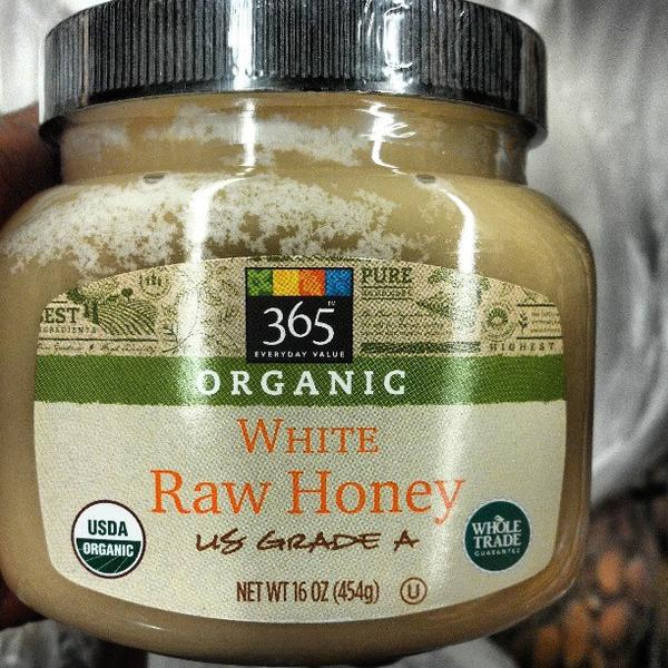 Photo taken at Whole Foods Market by Sk8Queen on 5/19/2013-美国田纳西州孟菲斯白杨大道5014(位于门登霍尔路) Photo taken at Whole Foods Market by Sk8Queen on 5/19/2013