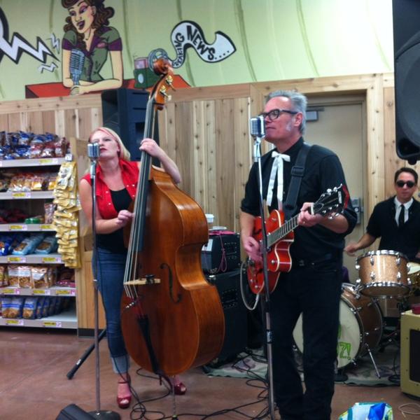 Photo taken at Trader Joe's by Jason "Gus" W. on 10/19/2013-明尼苏达肖维红狐路1041 Photo taken at Trader Joe's by Jason "Gus" W. on 10/19/2013