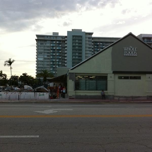 Photo taken at Whole Foods Market by Andrew S. on 8/14/2011-美国佛罗里达州迈阿密奥尔顿路6789 Photo taken at Whole Foods Market by Andrew S. on 8/14/2011