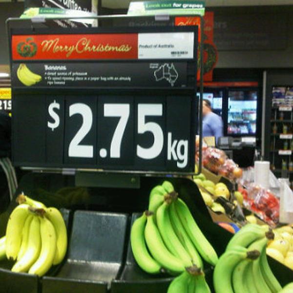 Photo taken at Woolworths by Nur K. on 11/26/2011