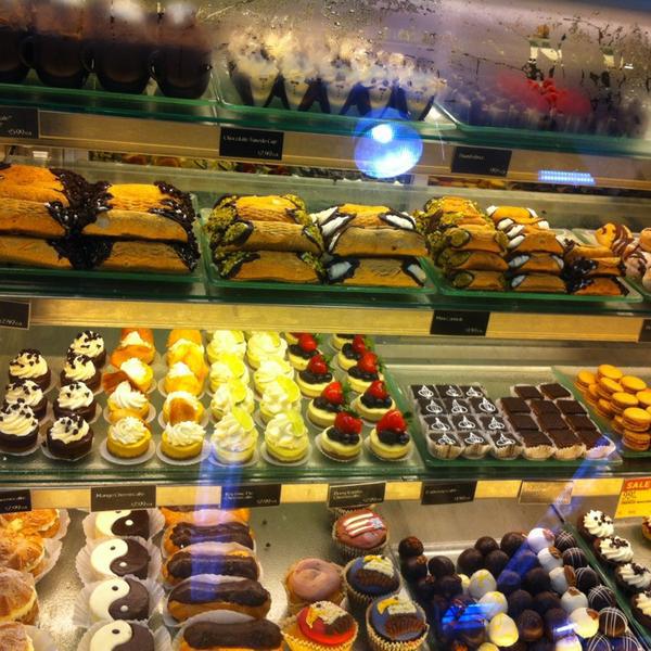 Photo taken at Whole Foods Market by michelle l. on 6/23/2013-俄勒冈州俄克拉荷马市北西大街(北克拉森大道)6001 Photo taken at Whole Foods Market by michelle l. on 6/23/2013