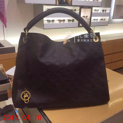 Louis Vuitton路易威登lv女包16春款中号压花小牛皮手提包M41066 Louis Vuitton路易威登lv女包16春款中号压花小牛皮手提包M41066