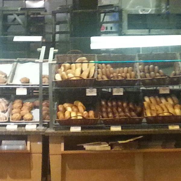 Photo taken at Wegmans by Michelle N. on 3/26/2014-弗吉尼亚州弗雷德里克斯堡秋季山大道2281 Photo taken at Wegmans by Michelle N. on 3/26/2014