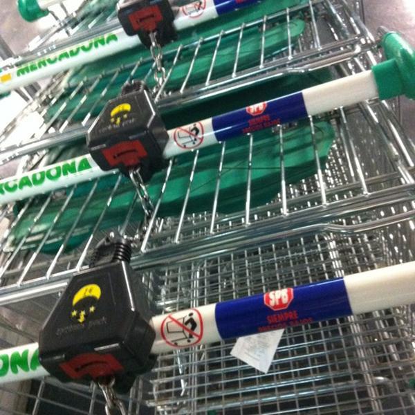 Photo taken at Mercadona by Oscar U. on 4/10/2012