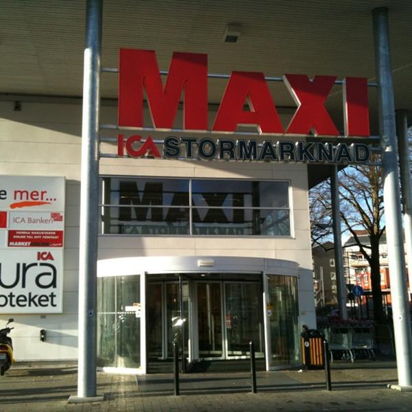 Photo taken at ICA Maxi Stormarknad by Fredrik N. on 11/15/2012