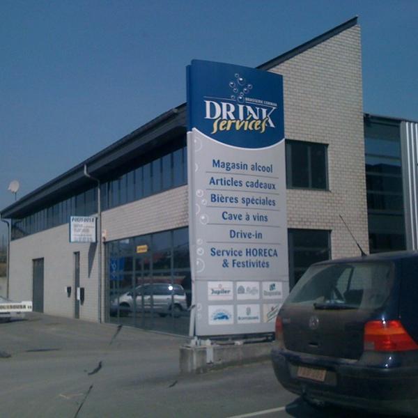 Photo taken at Proxy Delhaize by Hans V. on 3/27/2012