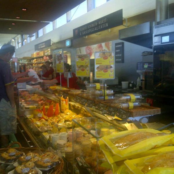 Photo taken at Billa by Natascha L. on 7/31/2013-奥地利下奥地利州维也纳新村本田路21 Photo taken at Billa by Natascha L. on 7/31/2013