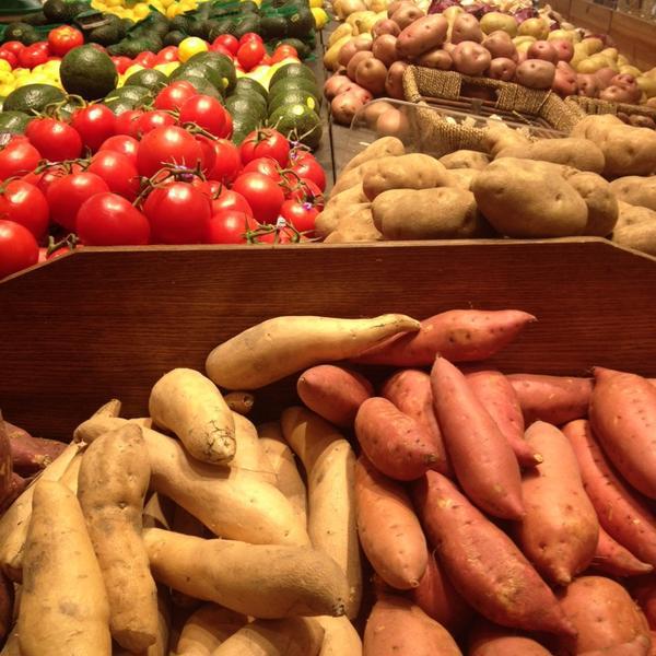 Photo taken at Whole Foods Market by Michael H. on 7/28/2014-加尼福尼亚雷东多海滩太平洋海岸高速公路405(山茶花和绿柱石街之间) Photo taken at Whole Foods Market by Michael H. on 7/28/2014