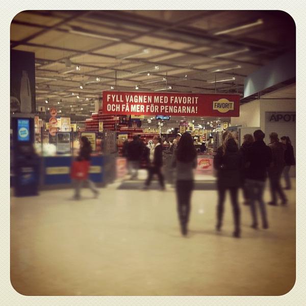 Photo taken at CityGross by Emil J. on 10/22/2011-瑞典厄勒布鲁省厄勒布鲁序言街8号 Photo taken at CityGross by Emil J. on 10/22/2011